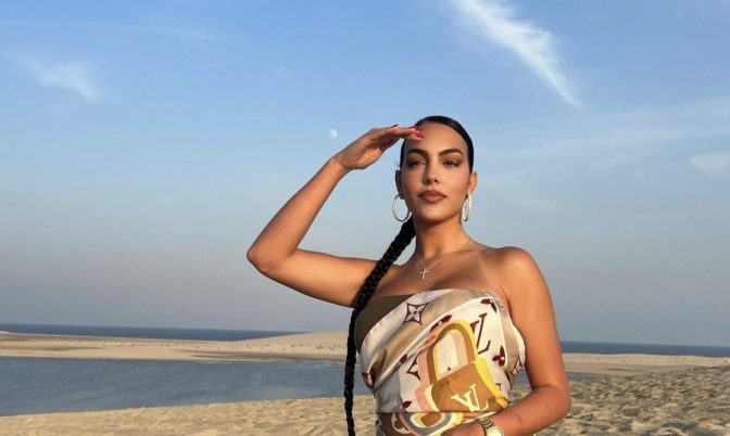 جورجينا: الأغنياء أيضا يعملون (صورة)