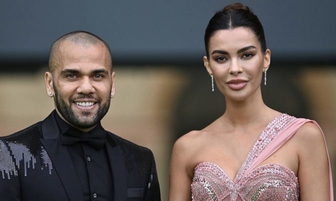برسالة مؤثرة.. زوجة ألفيس تنفصل عنه بعد اتهامه بالاغتصاب