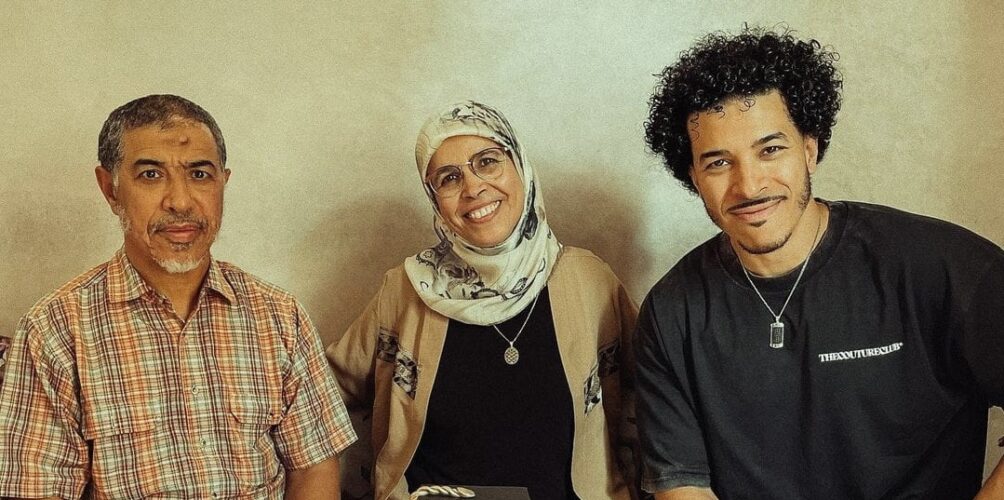 في علم النفس.. والدة ديزي دروس تحصل الإجازة