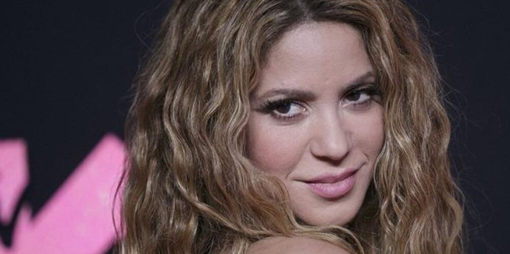 شاكيرا: بيكيه ألقى بي في سلة المهملات… وكنت أؤمن أن علاقتي به كانت ستسمر حتى الموت